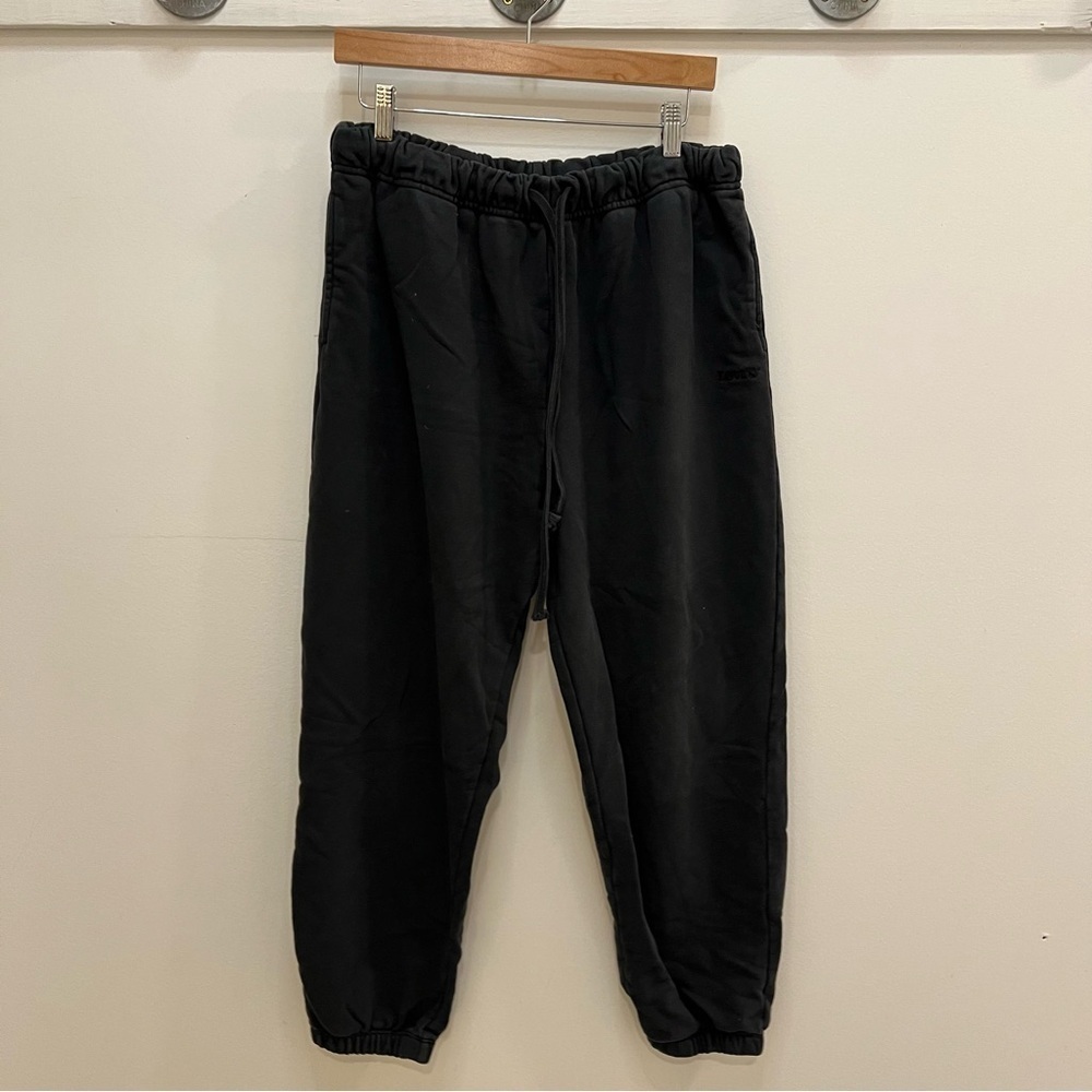 BUNDLE of Levi’s black sweatshirt AND sweatpants - Picture 6 of 17